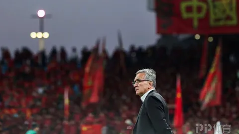 潘玮柏夫妇甜蜜同框，宣云衣着宽松隐孕态