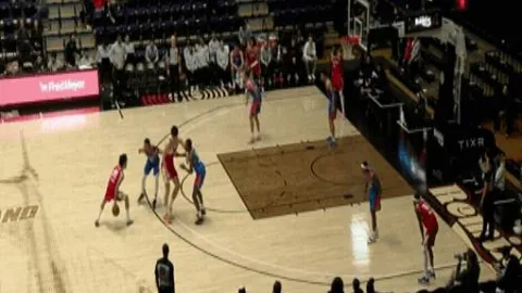 维金斯和李凯尔训练尾声追加练习，嘴哥投篮动作略显不标准